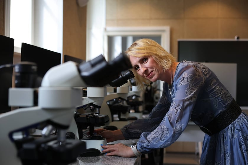 prof. Iwona Hołowacz (Wydział Medyczny PWr)