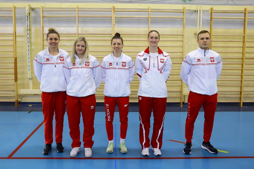 &bdquo;Trenuj z Mistrzem&rdquo; na Akademii Wojsk Lądowych:&nbsp;st. szer. Alicja Tch&oacute;rz, kpr. Agata Ozdoba-Błach,&nbsp;st. szer. Joanna Linkiewicz, st. szer. spec. Dominika Sztandera,&nbsp;st. szer. Damian Szwarnowiecki
&nbsp;