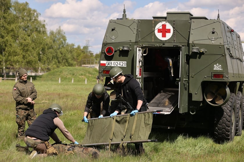Ćwiczenia w szkole oficerskiej realizowano na podstawie doświadczeń z frontu w Ukrainie