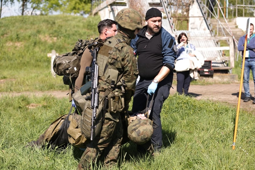 Ćwiczenia w szkole oficerskiej realizowano na podstawie doświadczeń z frontu w Ukrainie