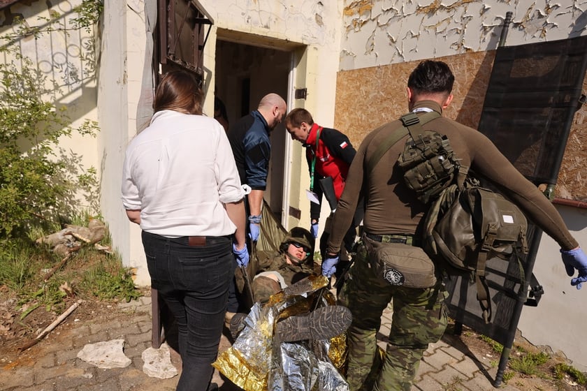 Ćwiczenia w szkole oficerskiej realizowano na podstawie doświadczeń z frontu w Ukrainie