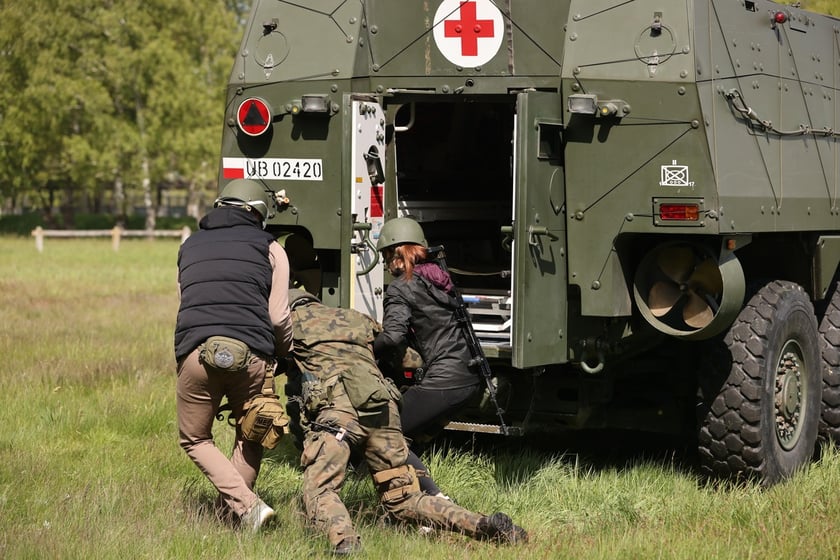 Ćwiczenia w szkole oficerskiej realizowano na podstawie doświadczeń z frontu w Ukrainie