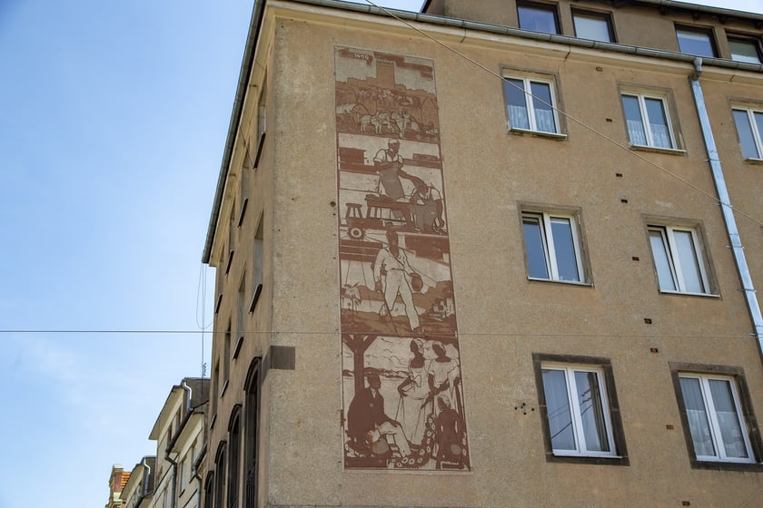 Kamienica u zbiegu ulic Kazimierza Wielkiego i Widok