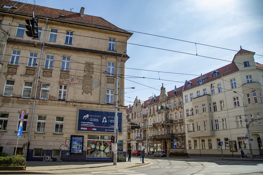 Kamienica u zbiegu ulic Sienkiewicza i Piastowskiej