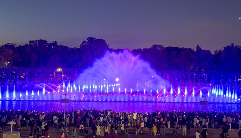 Pokaz fontanny multimedialnej we Wrocławiu. Pierwszy pokaz specjalny po dwuletniej przerwie