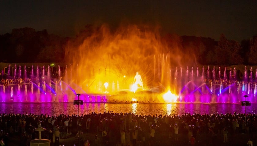 Pokaz fontanny multimedialnej we Wrocławiu. Pierwszy pokaz specjalny po dwuletniej przerwie