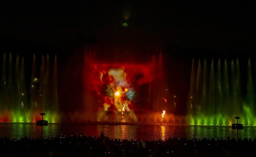 Pokaz fontanny multimedialnej we Wrocławiu. Pierwszy pokaz specjalny po dwuletniej przerwie