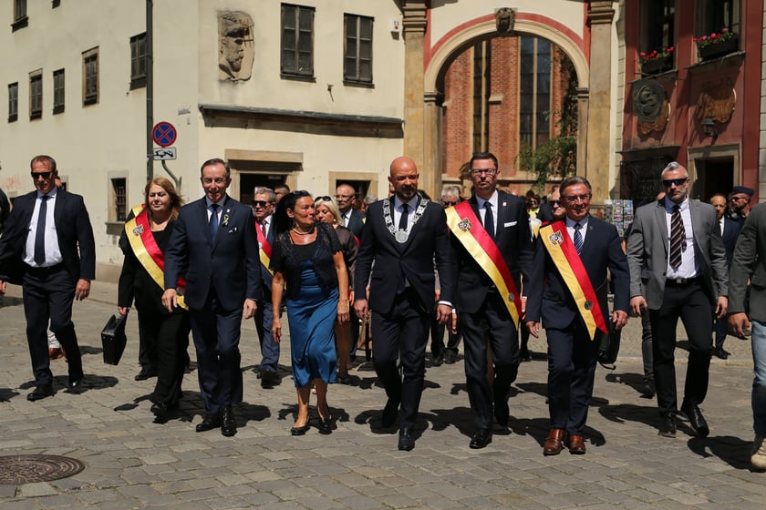 Uroczysta sesja Rady Miejskiej Wrocławia 24 czerwca 2022
