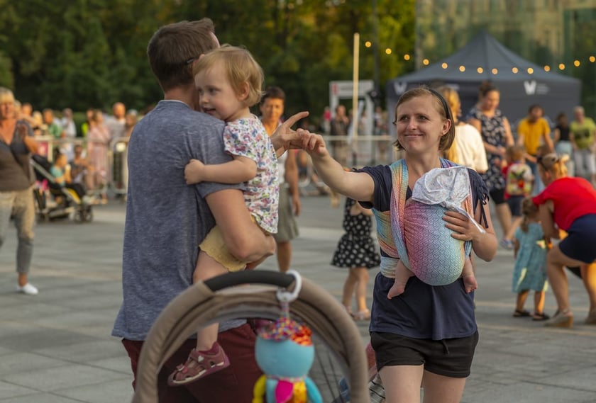 Wrocławska Potańcówka: wrocławianie tanecznie pożegnali wakacje na pl. Wolności [28.08.2022]