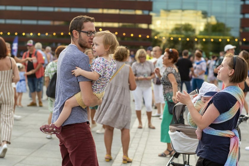 Wrocławska Potańcówka: wrocławianie tanecznie pożegnali wakacje na pl. Wolności [28.08.2022]