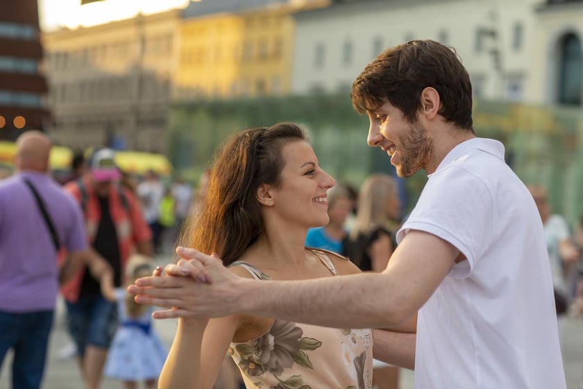 Wrocławska Potańcówka: wrocławianie tanecznie pożegnali wakacje na pl. Wolności [28.08.2022]