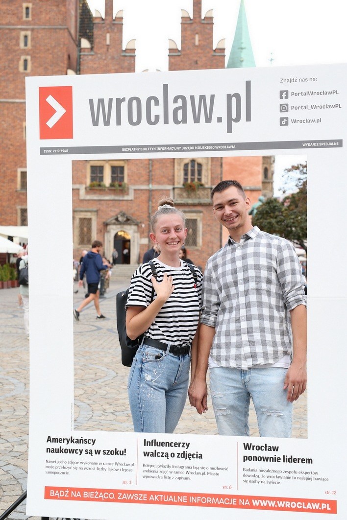 Potańcówka na Rynku przed koncertem Kamila Bednarka