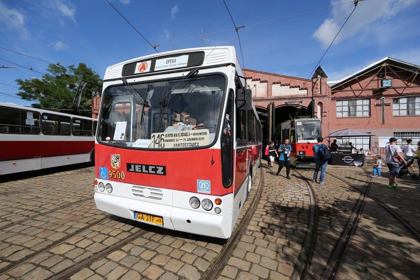 Dzień Otwarty Zajezdni Popowice 2022, zobacz stare autobusy i tramwaje