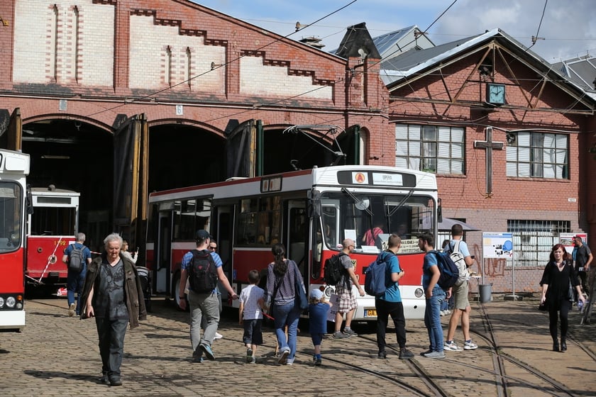 Dzień Otwarty Zajezdni Popowice 2022, zobacz stare autobusy i tramwaje
