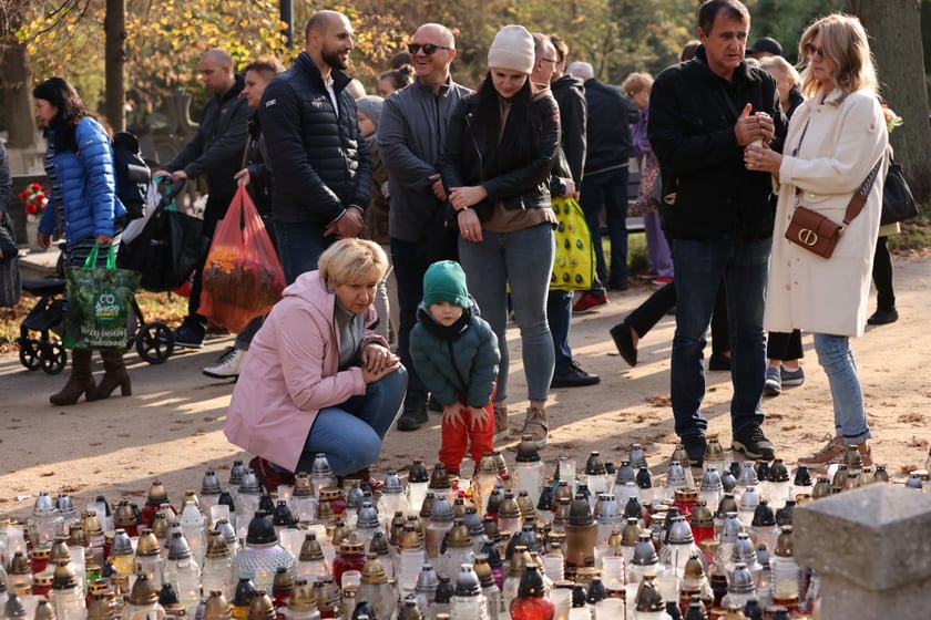 Cmentarz Osobowicki we Wrocławiu Wszystkich Świętych 2022