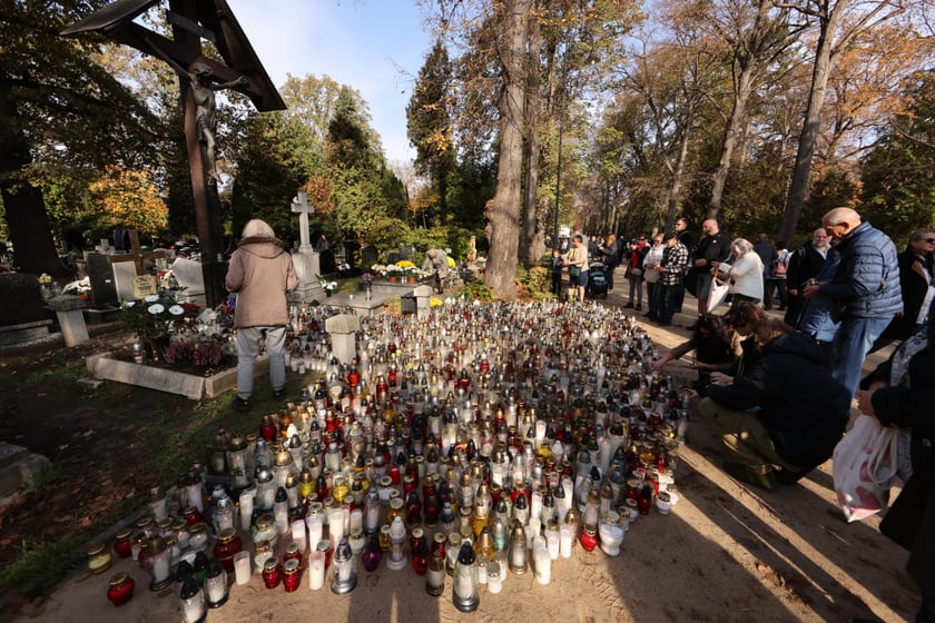 Cmentarz Osobowicki we Wrocławiu Wszystkich Świętych 2022