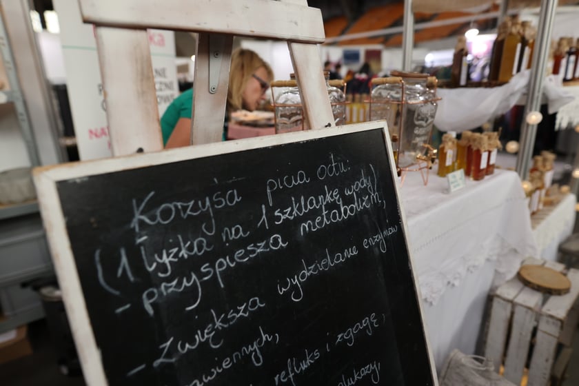 Na zdjęciach widać rzeczy, które można kupić w weekend w Hali Stulecia we Wrocławiu