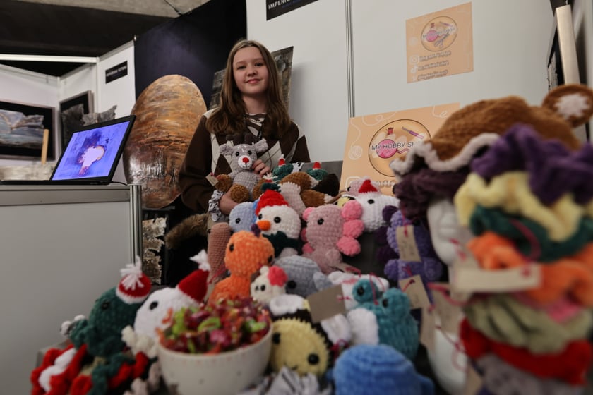Na zdjęciach widać rzeczy, które można kupić w weekend w Hali Stulecia we Wrocławiu