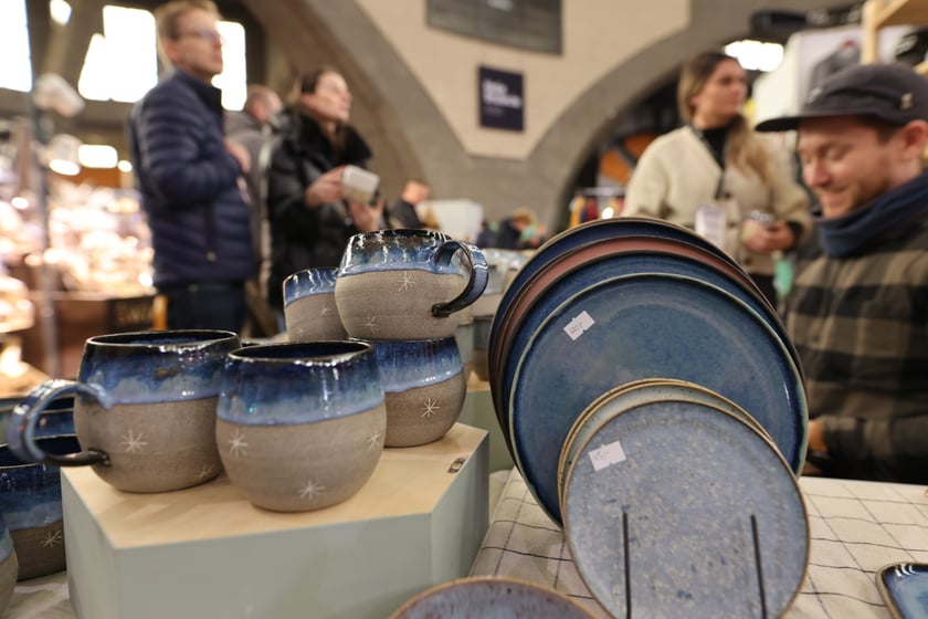 Na zdjęciach widać rzeczy, które można kupić w weekend w Hali Stulecia we Wrocławiu