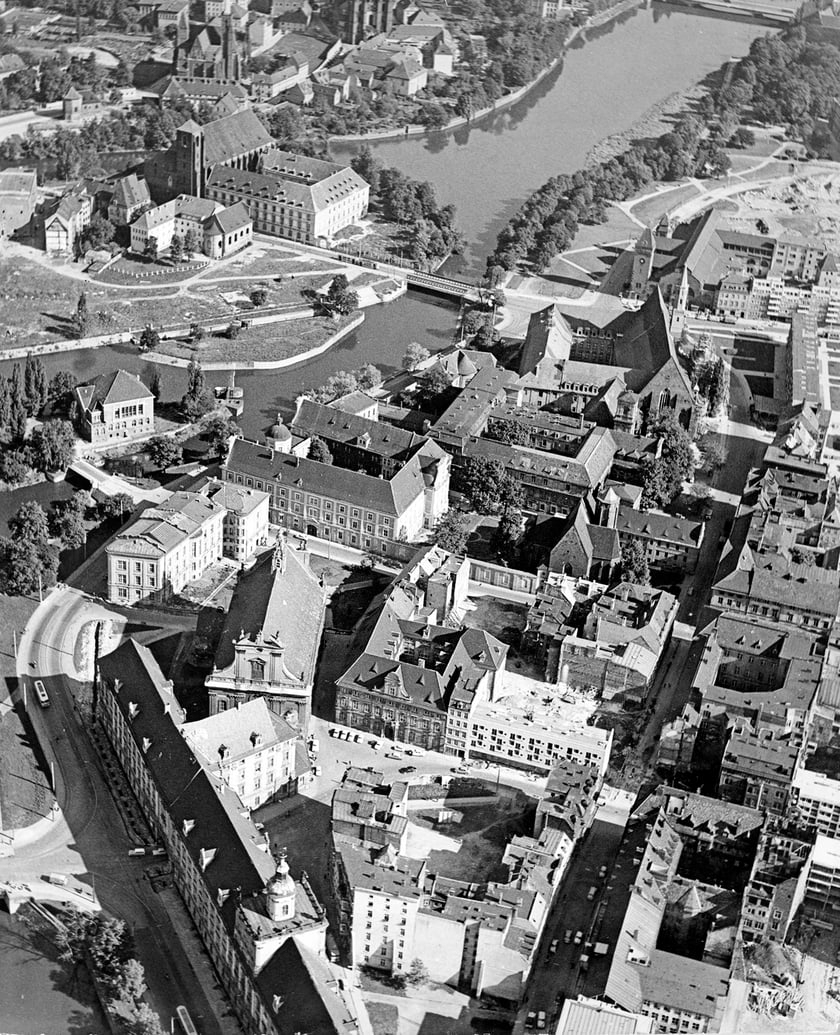 Wrocław z lotu ptaka, Ossolineum, Ostrów Tumski, rok 1971