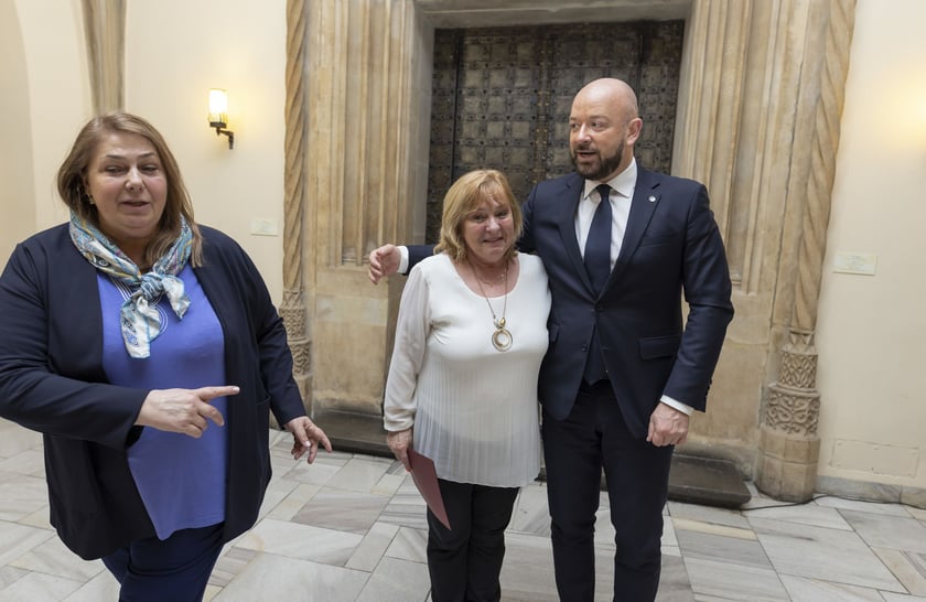 Uroczystość wręczenia dyplomów wrocławskim nauczycielom