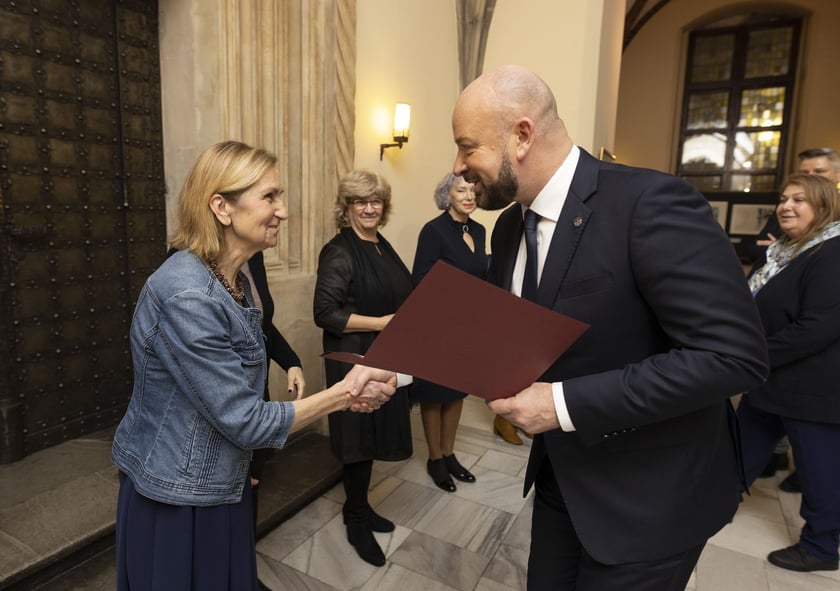 Uroczystość wręczenia dyplomów wrocławskim nauczycielom