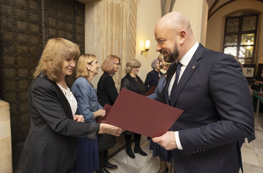 Uroczystość wręczenia dyplomów wrocławskim nauczycielom