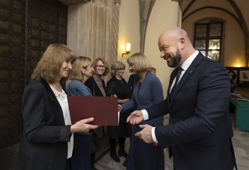 Uroczystość wręczenia dyplomów wrocławskim nauczycielom