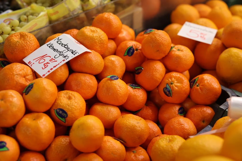 Na zdjęciu widać produkty, które możesz kupić na hali przy ul. Piaskowej oraz ich ceny