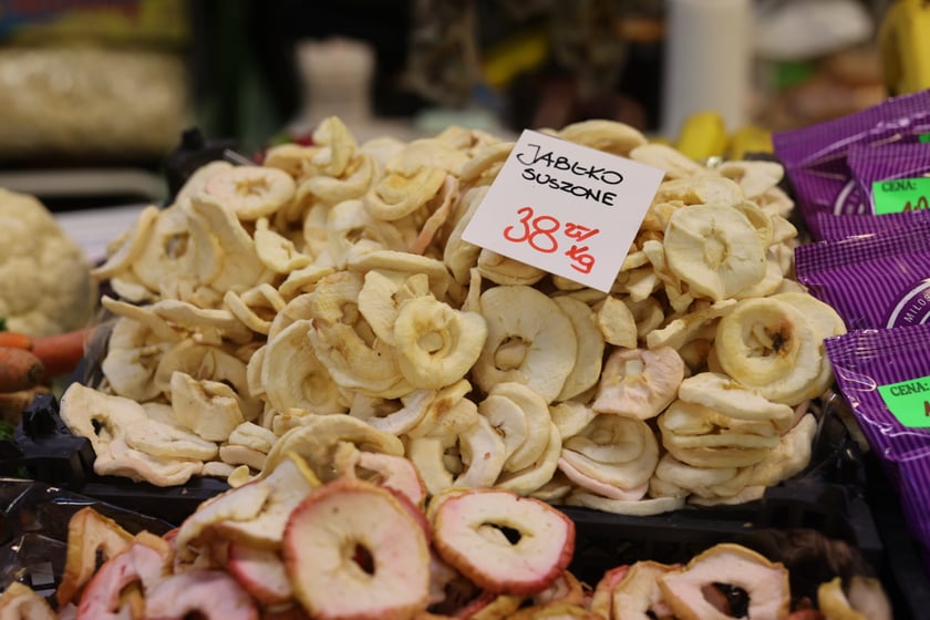 Na zdjęciu widać produkty, które możesz kupić na hali przy ul. Piaskowej oraz ich ceny