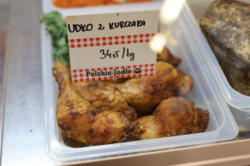 Na zdjęciu widać produkty, które możesz kupić na hali przy ul. Piaskowej oraz ich ceny
