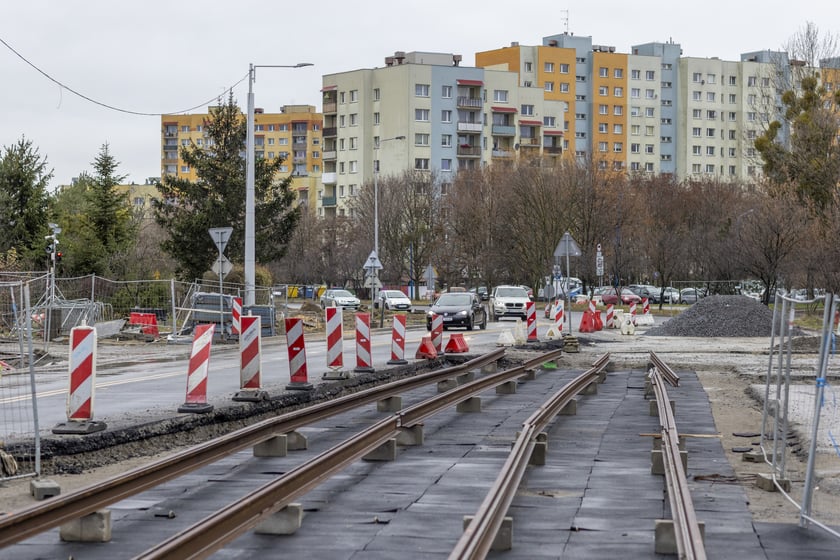 Na zdjęciu widać budowę linii autobusowo-tramwajowej na Nowy Dwór