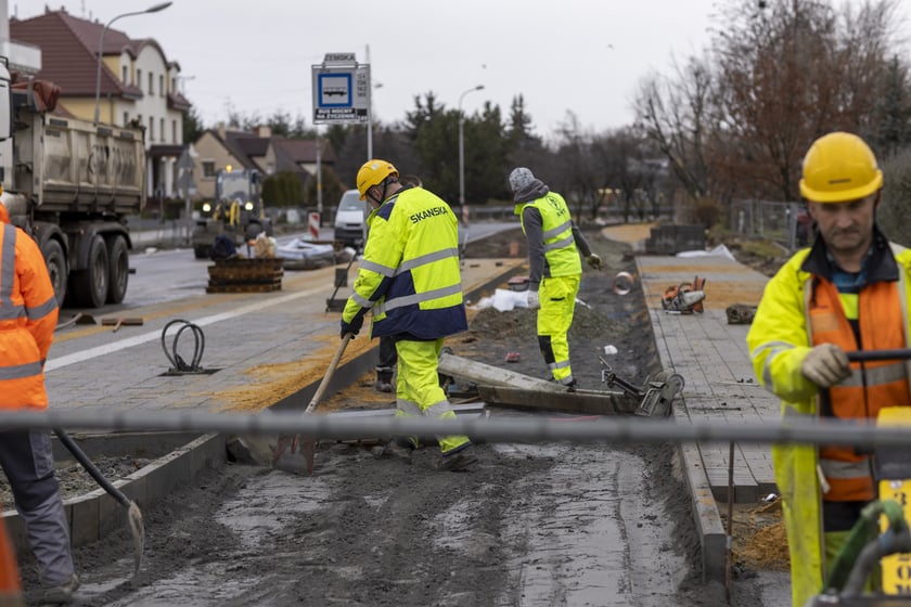 Na zdjęciu widać budowę linii autobusowo-tramwajowej na Nowy Dwór