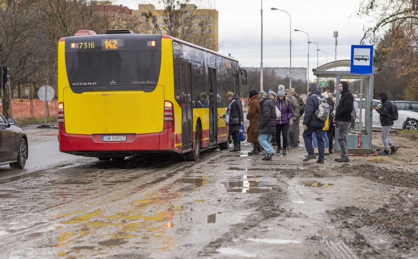 Na zdjęciu widać budowę linii autobusowo-tramwajowej na Nowy Dwór