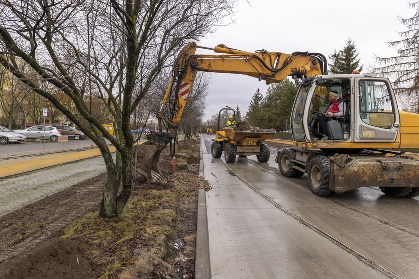 Na zdjęciu widać budowę linii autobusowo-tramwajowej na Nowy Dwór
