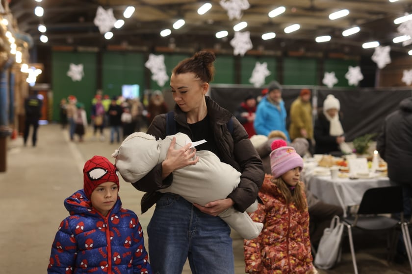 Na zdjęciu widać uczestników Wigilii Pełnej Ciepła w Czasoprzestrzen