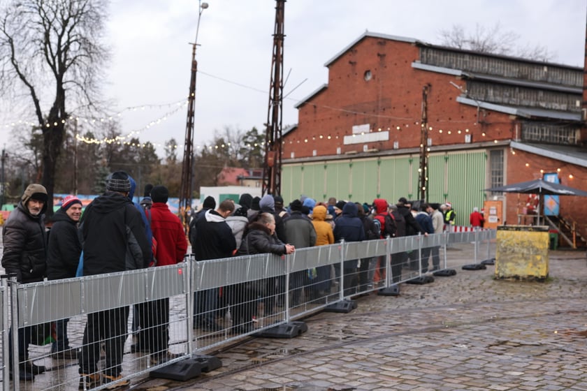 Na zdjęciu widać uczestników Wigilii Pełnej Ciepła w Czasoprzestrzen