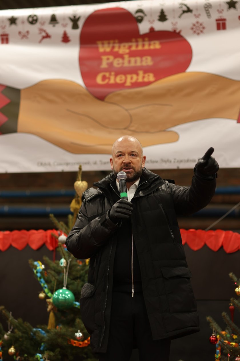 Na zdjęciu widać uczestników Wigilii Pełnej Ciepła w Czasoprzestrzen