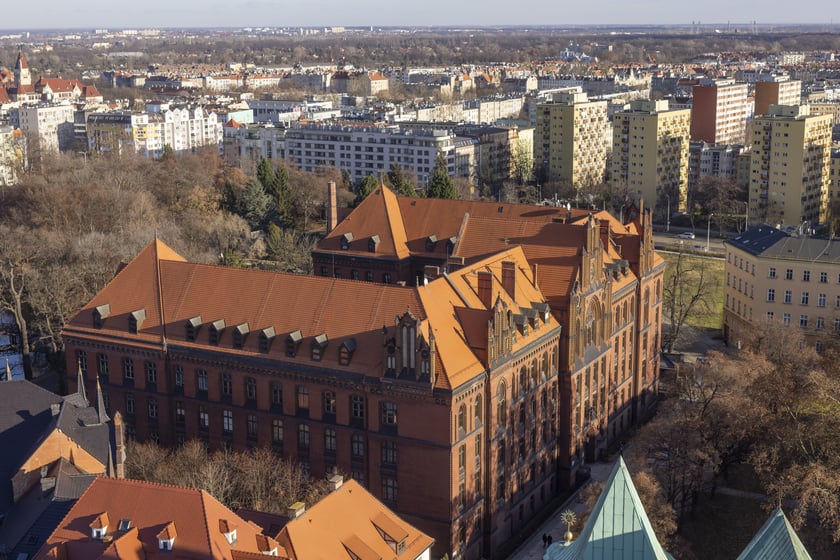 Na zdjęciu panorama Wrocławia widziana z tarasu na wieży katedry na Ostrowie Tumskim