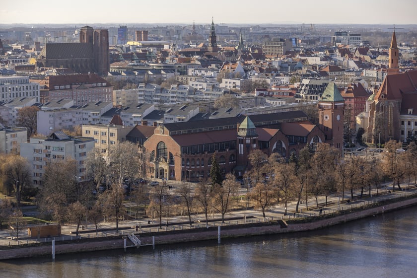 Na zdjęciu panorama Wrocławia widziana z tarasu na wieży katedry na Ostrowie Tumskim