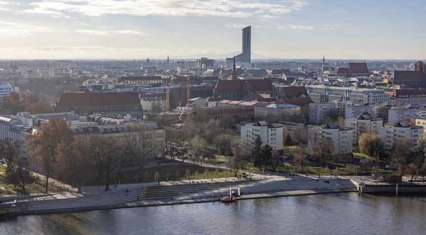 Na zdjęciu panorama Wrocławia widziana z tarasu na wieży katedry na Ostrowie Tumskim