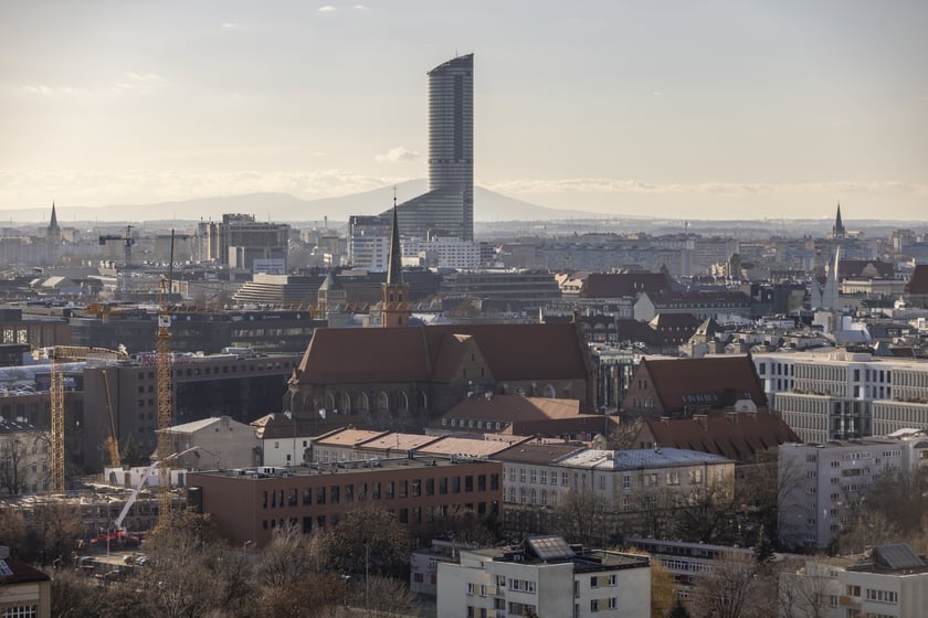 Na zdjęciu panorama Wrocławia widziana z tarasu na wieży katedry na Ostrowie Tumskim