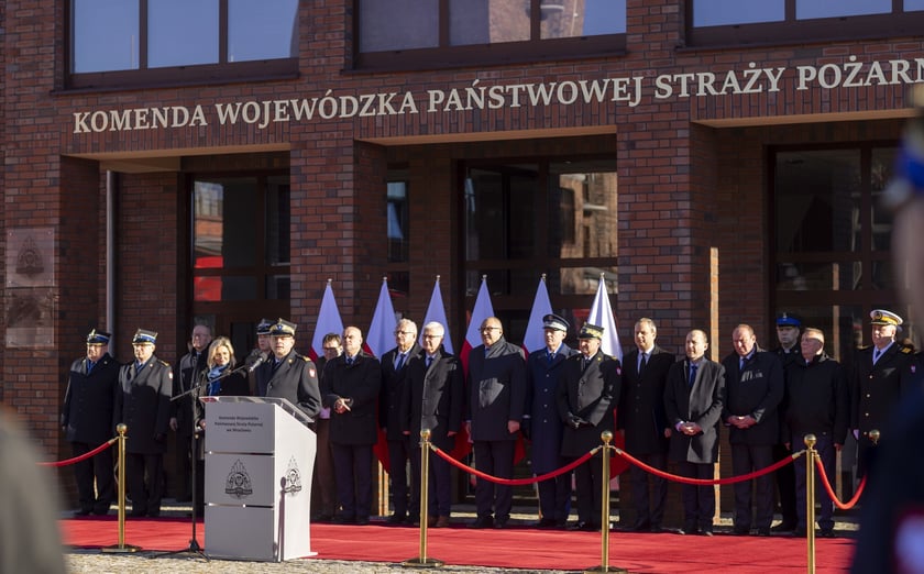 Uroczystość przekazania wozów ratowniczo-gaśniczych dolnośląskiem strażakom