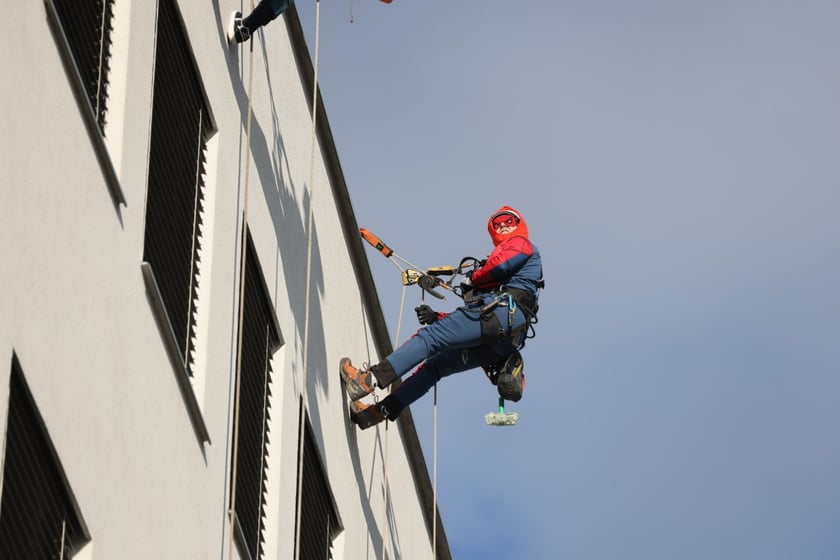 Akcja "Alpiniści dla WOŚP" w Dolnośląskim Szpitalu Specjalistycznym im. T. Marciniaka we Wrocławiu