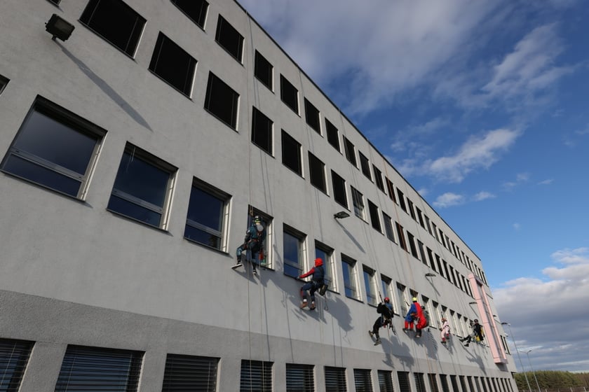 Akcja "Alpiniści dla WOŚP" w Dolnośląskim Szpitalu Specjalistycznym im. T. Marciniaka we Wrocławiu