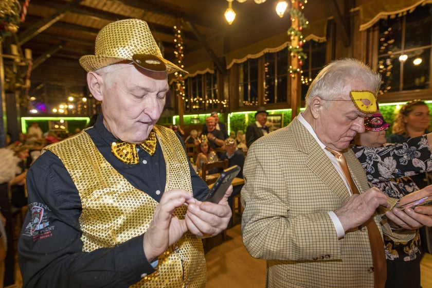 Bal maskowy seniorów z okazji Dnia Babci i Dziadka