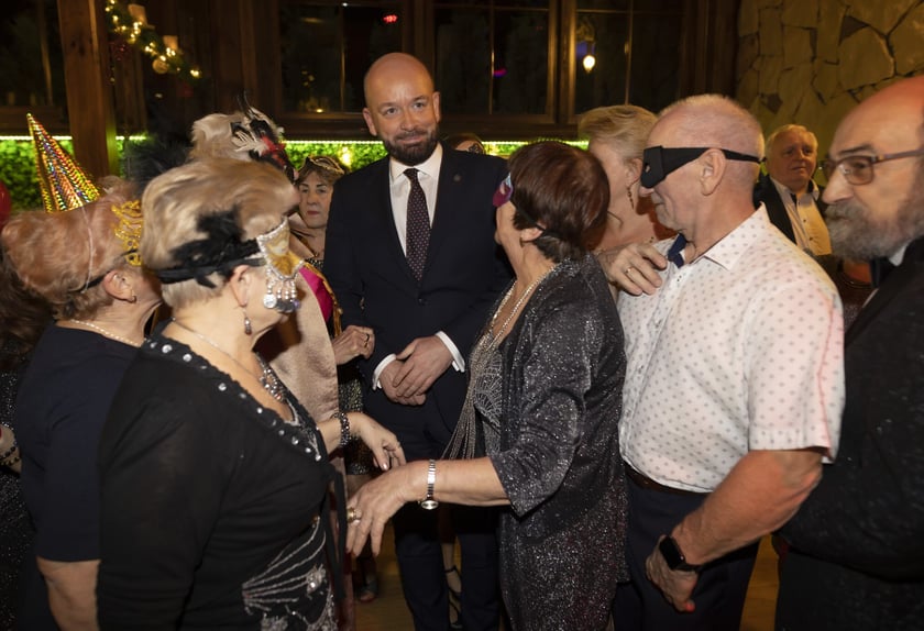 Bal maskowy seniorów z okazji Dnia Babci i Dziadka