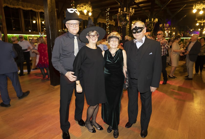 Bal maskowy seniorów z okazji Dnia Babci i Dziadka