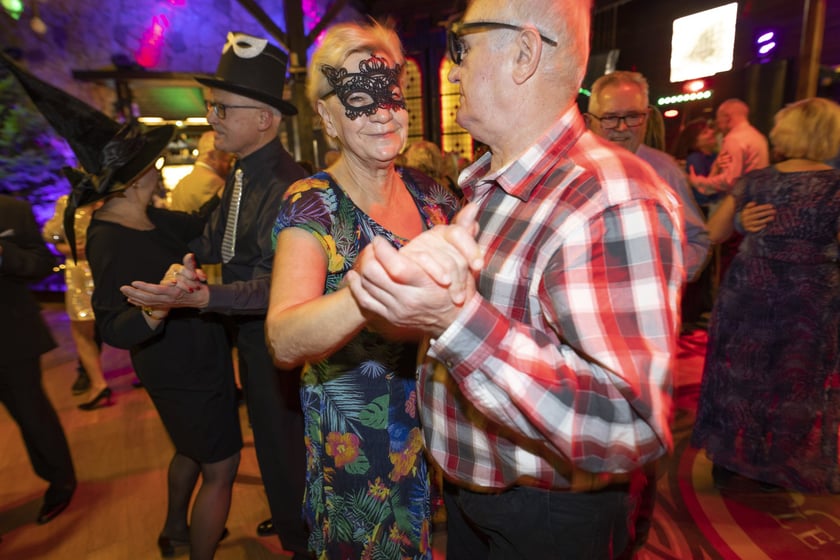 Bal maskowy seniorów z okazji Dnia Babci i Dziadka