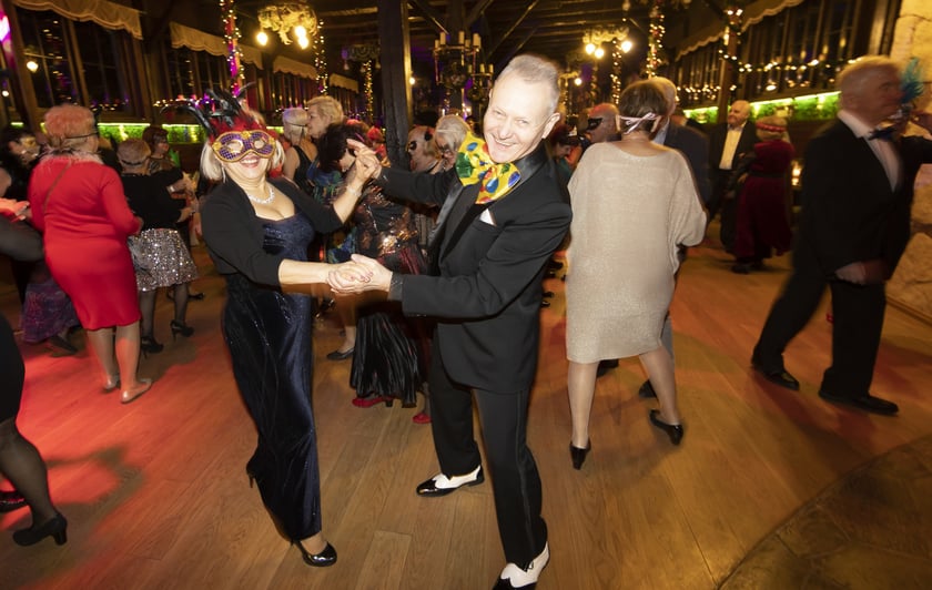 Bal maskowy seniorów z okazji Dnia Babci i Dziadka
